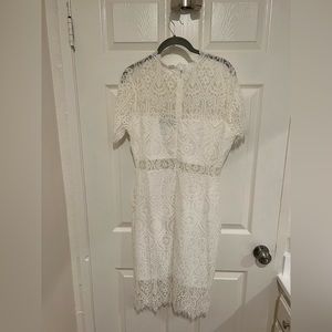 Lulu’s Remarkable lace midi in white